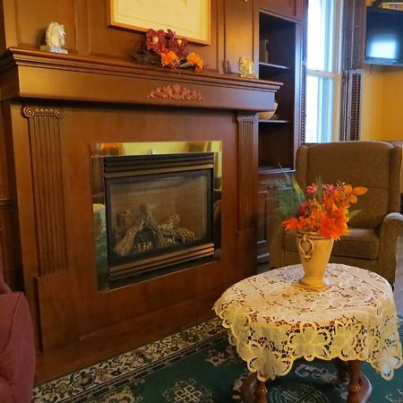Auberge Монтебелло Экстерьер фото