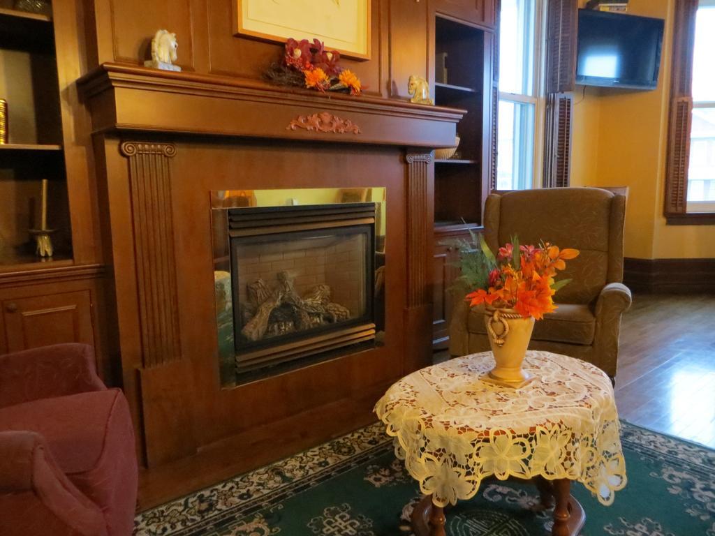 Auberge Монтебелло Экстерьер фото
