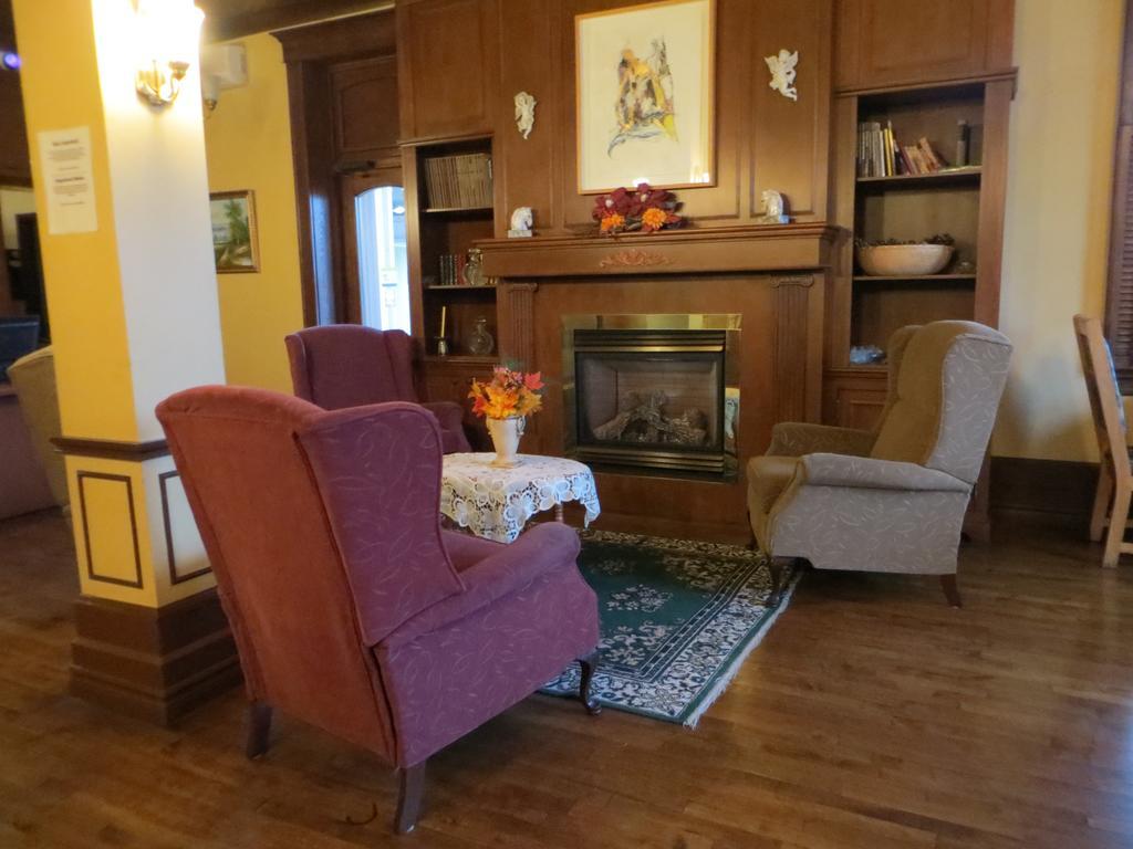Auberge Монтебелло Экстерьер фото