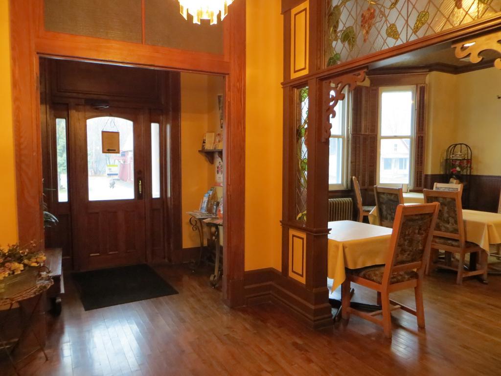Auberge Монтебелло Экстерьер фото