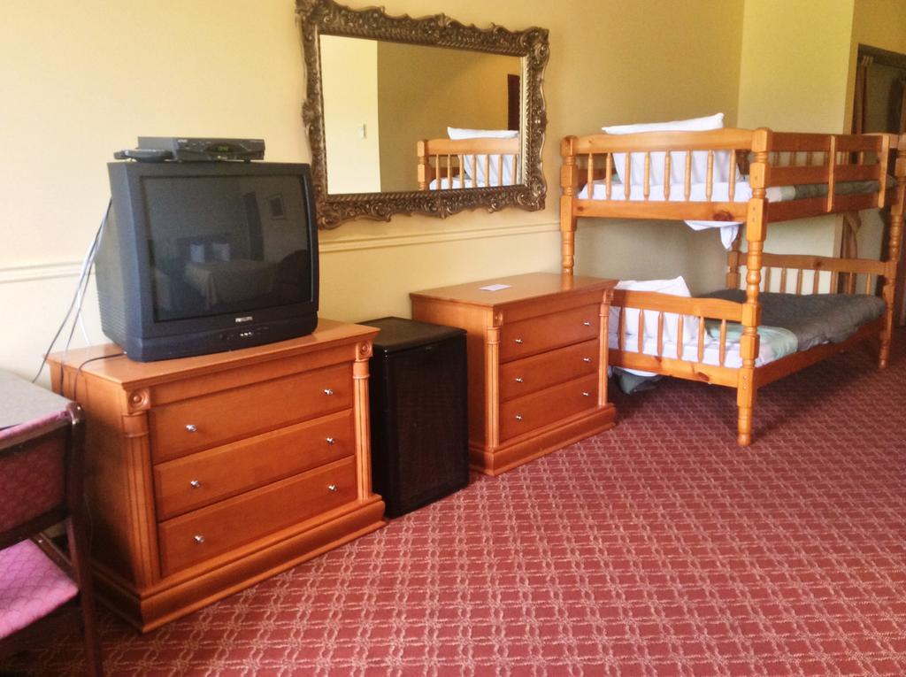Auberge Монтебелло Экстерьер фото
