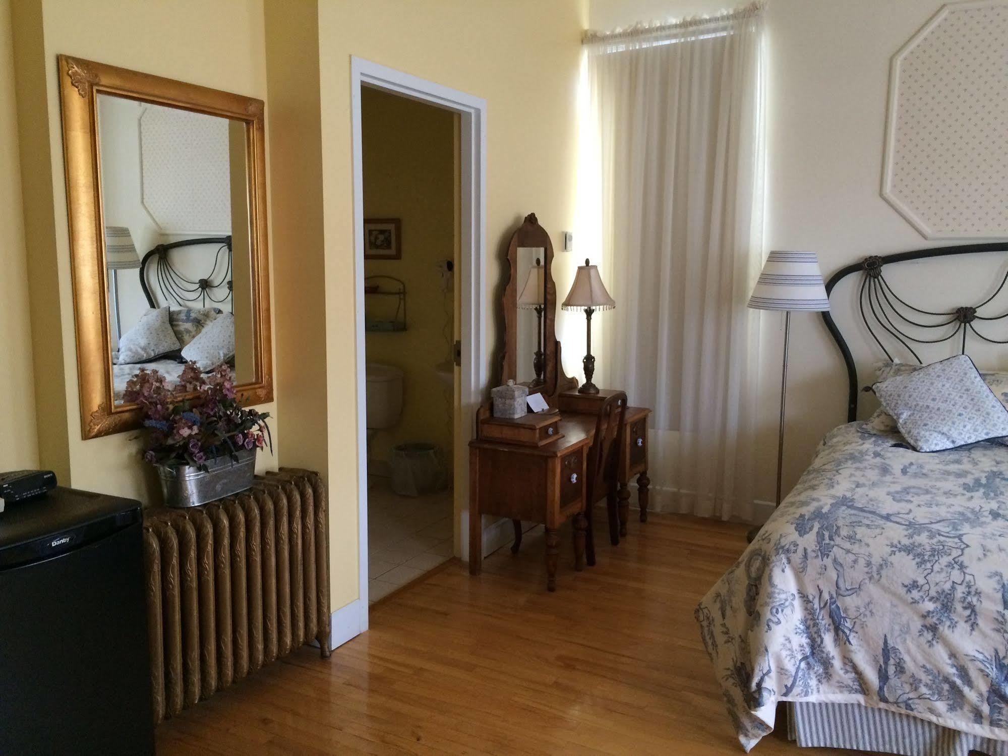 Auberge Монтебелло Экстерьер фото